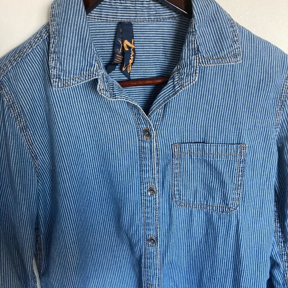 Size small soft denim top - Picture 2 of 4
